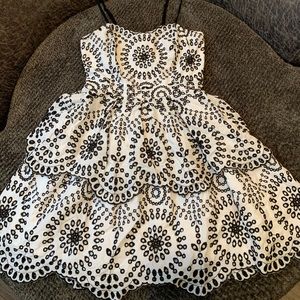 👗Black and white sun dress